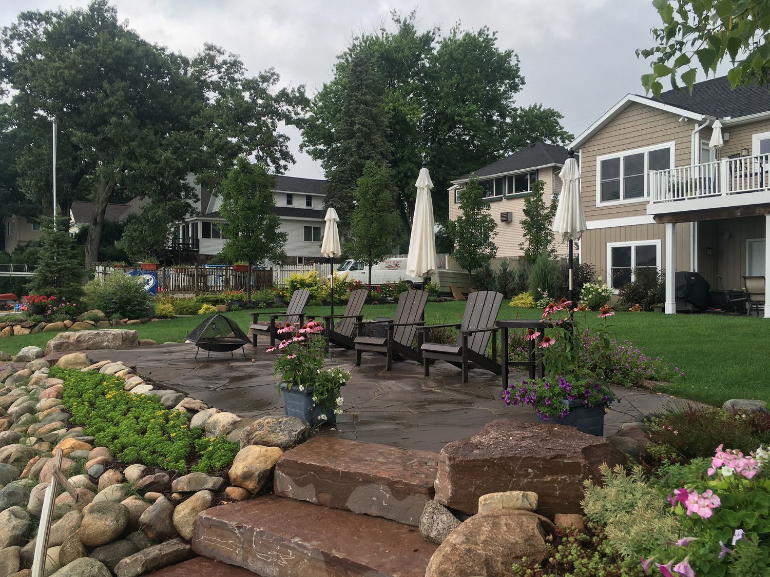 Backyard flagstone patio