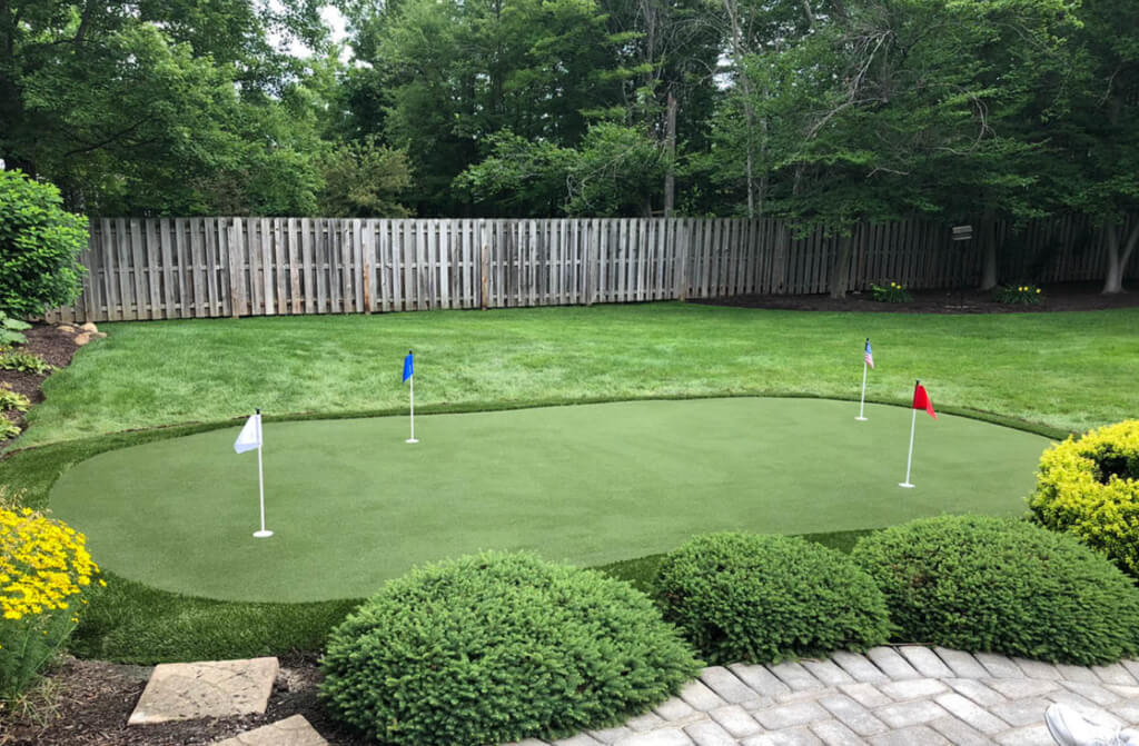 Perfect Backyard Putting Green