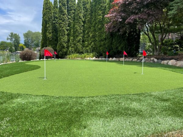 artificial turf and putting greens