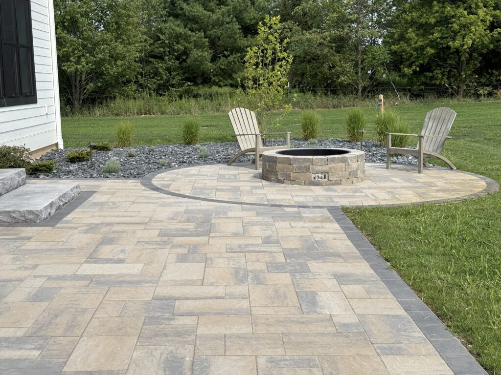 Paver patio with fire pit